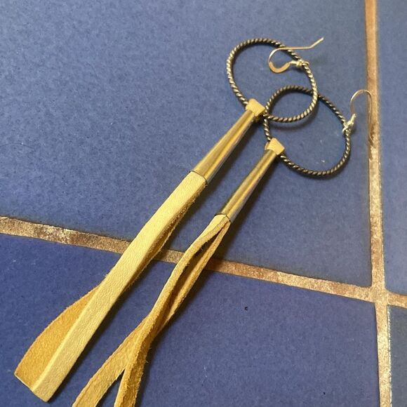 Unique leather earrings - Picture 2 of 3